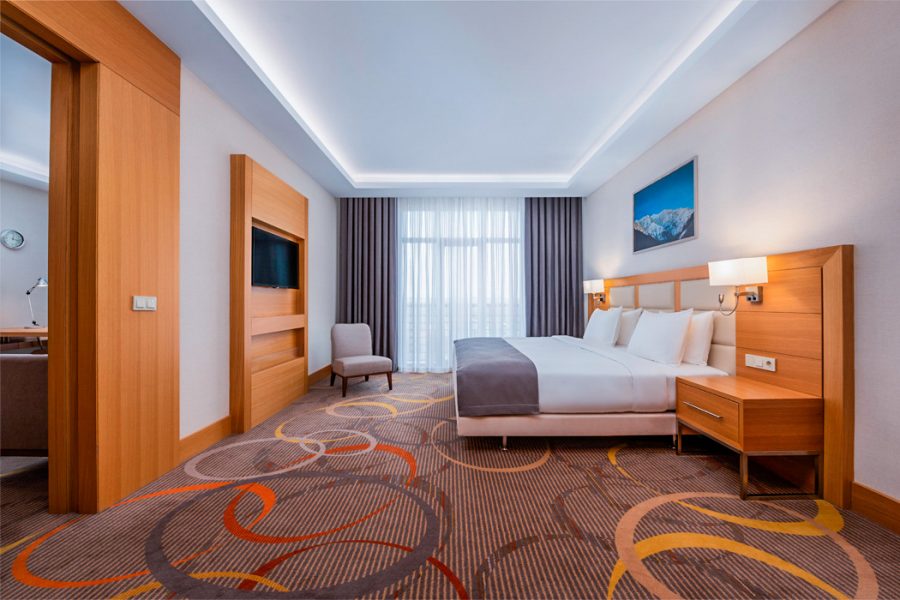 Спальная комната в номере Люкс в санатории Источник Ессентуки - фотография