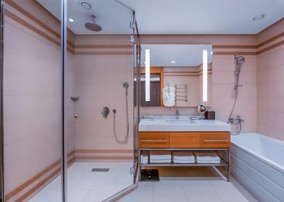 Ванная комната в номере «Апартамент» в санатории Источник Ессентуки - фотография