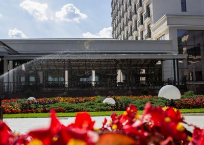 Главный вход санатория Источник Ессентуки - фотография