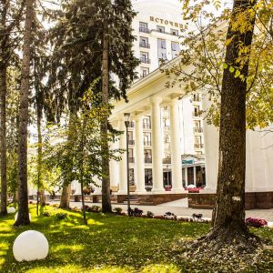 Зеленая зона санатория Источник Ессентуки - фотография