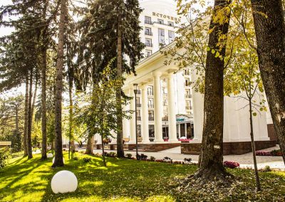 Зеленая зона санатория Источник Ессентуки - фотография