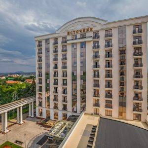 Вид на корпус санатория Источник Ессентуки - фотография