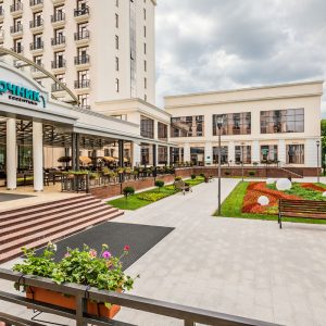 Вид на корпус санатория Источник Ессентуки - фотография