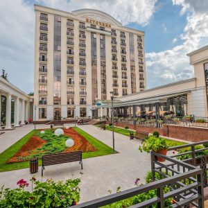 Вид на корпус санатория Источник Ессентуки - фотография