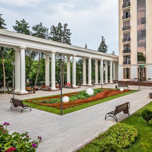 Зеленая зона санатория Источник Ессентуки - фотография