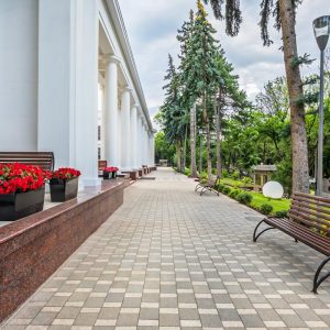 Аллея санатория Источник Ессентуки - фотография