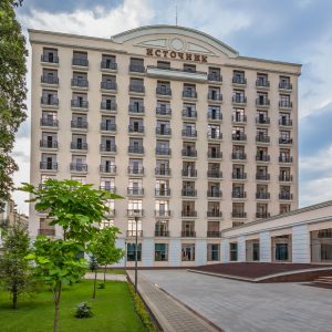 Вид на корпус санатория Источник Ессентуки - фотография