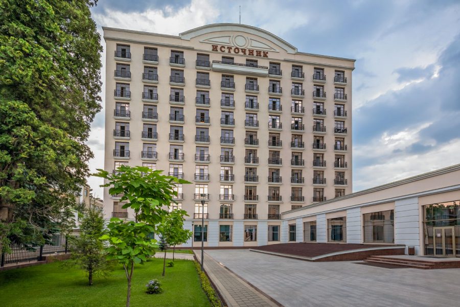 Вид на корпус санатория Источник Ессентуки - фотография