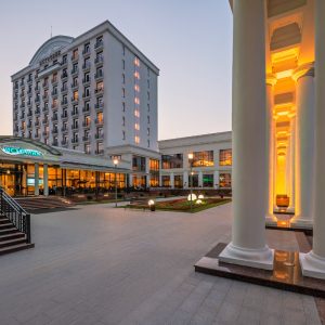 Вид на корпус санатория Источник Ессентуки - фотография