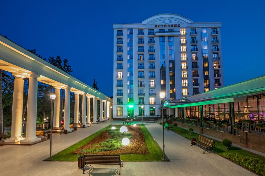 Вид на корпус санатория Источник Ессентуки - фотография