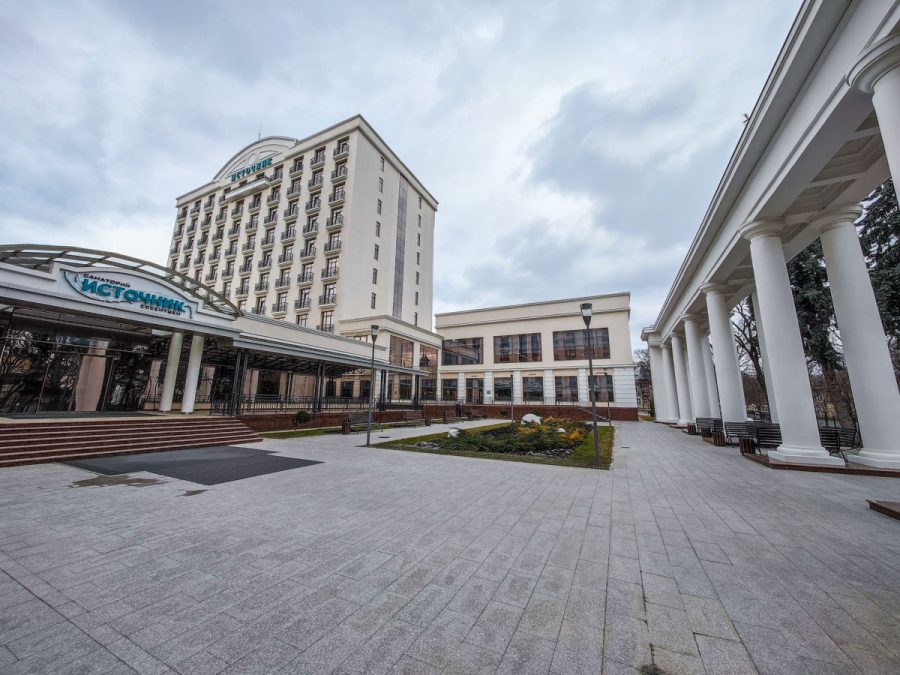 Вид на корпус санатория Источник Ессентуки - фотография